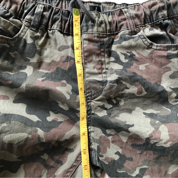 Men's Camouflage Jogger Pants - Picture 10 of 13